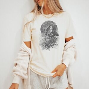Minimalist Graphic Tee Solid Natural Color Shirt With Sketch Design